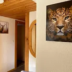 Ideal For Hiking Biking Swimming Or Relaxing شقة Schmitten (Grisons)